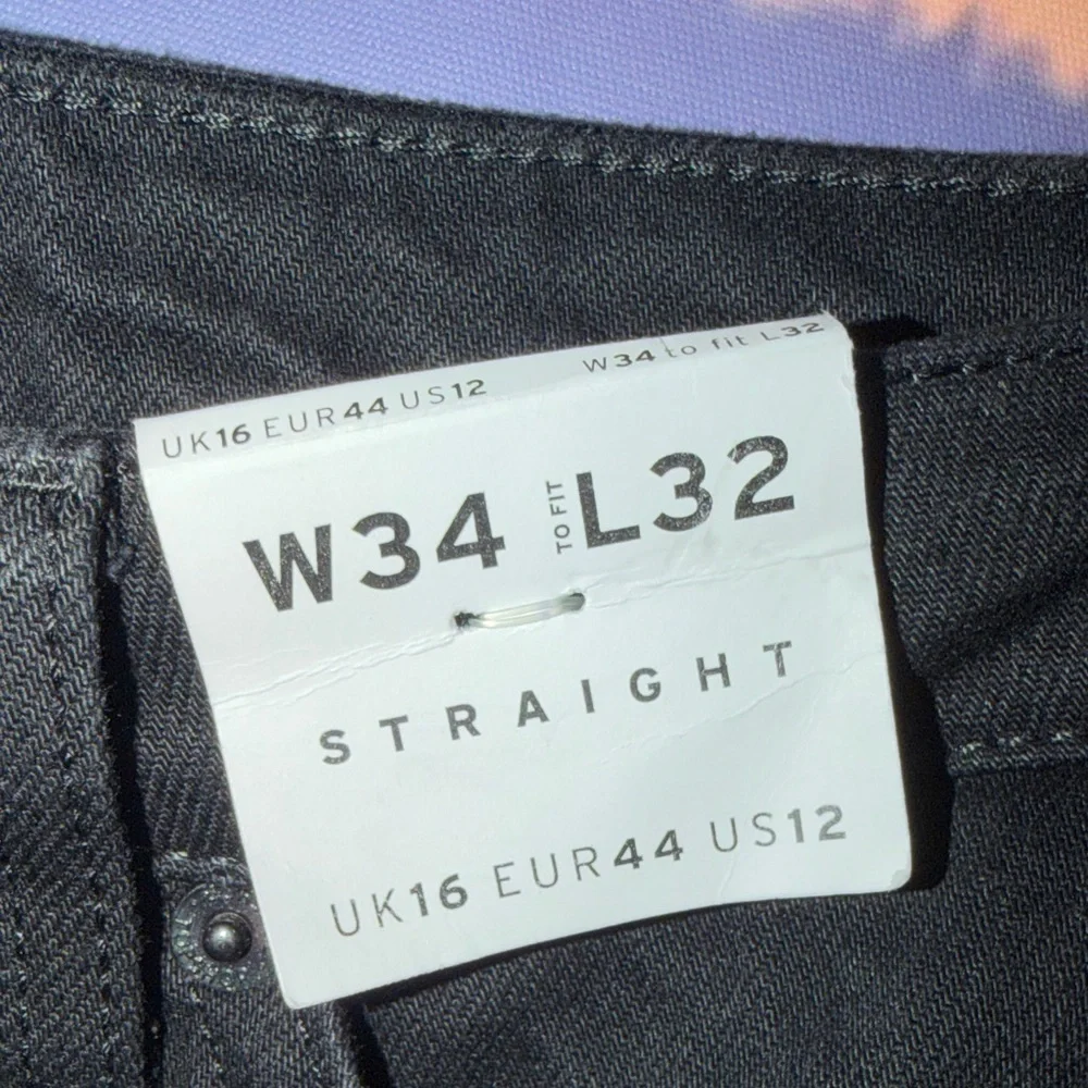 Universal Thread Black Ankle Jeans - Picture 2 of 6